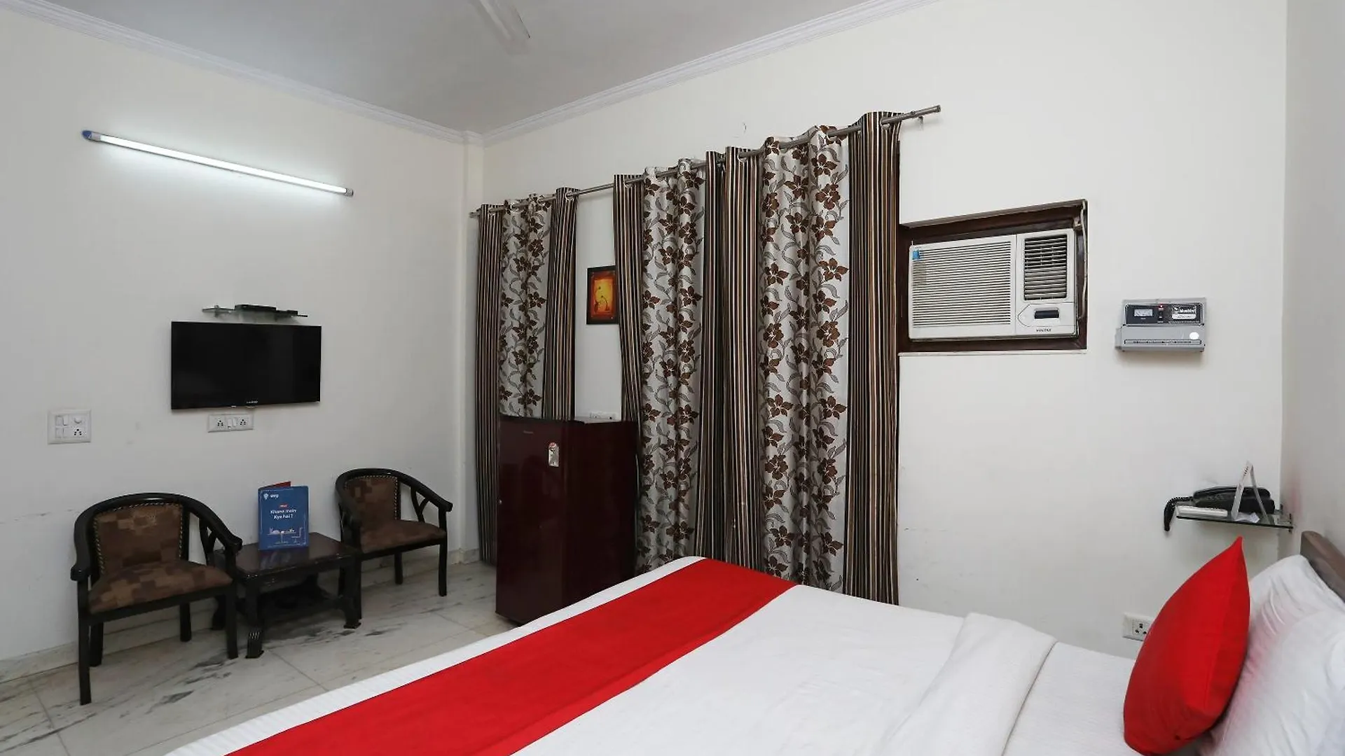 Hotel Singh Residency Gurgaon 3*,